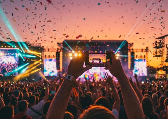 L'Architettura dell'Istante: Perché la Digitalizzazione è il Custode dei Tuoi Ricordi